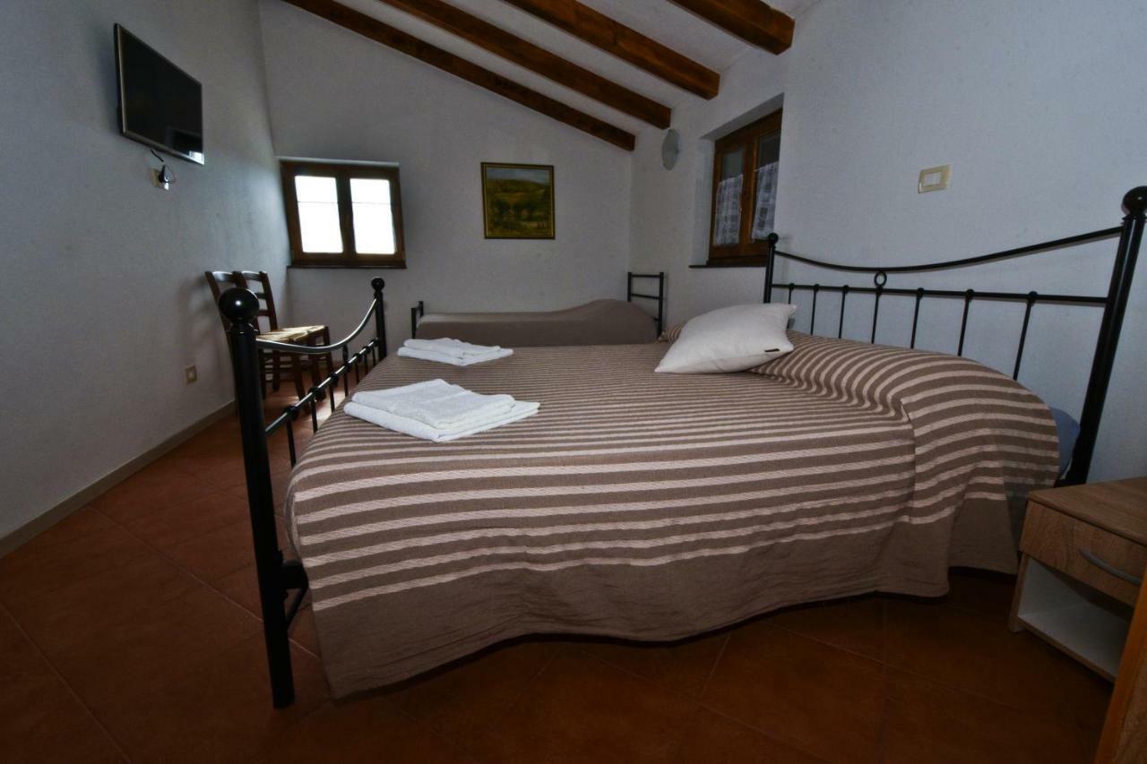 Rooms Agroturizam Romano Buje Exterior foto